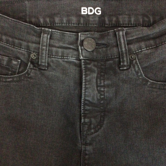 BDG Mid-Rise Twig Grazer Black Denim Jeans - Size 28W x 26L - Picture 7 of 10